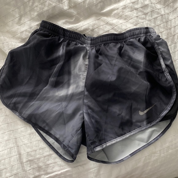 Nike Running Shorts - Picture 1 of 6